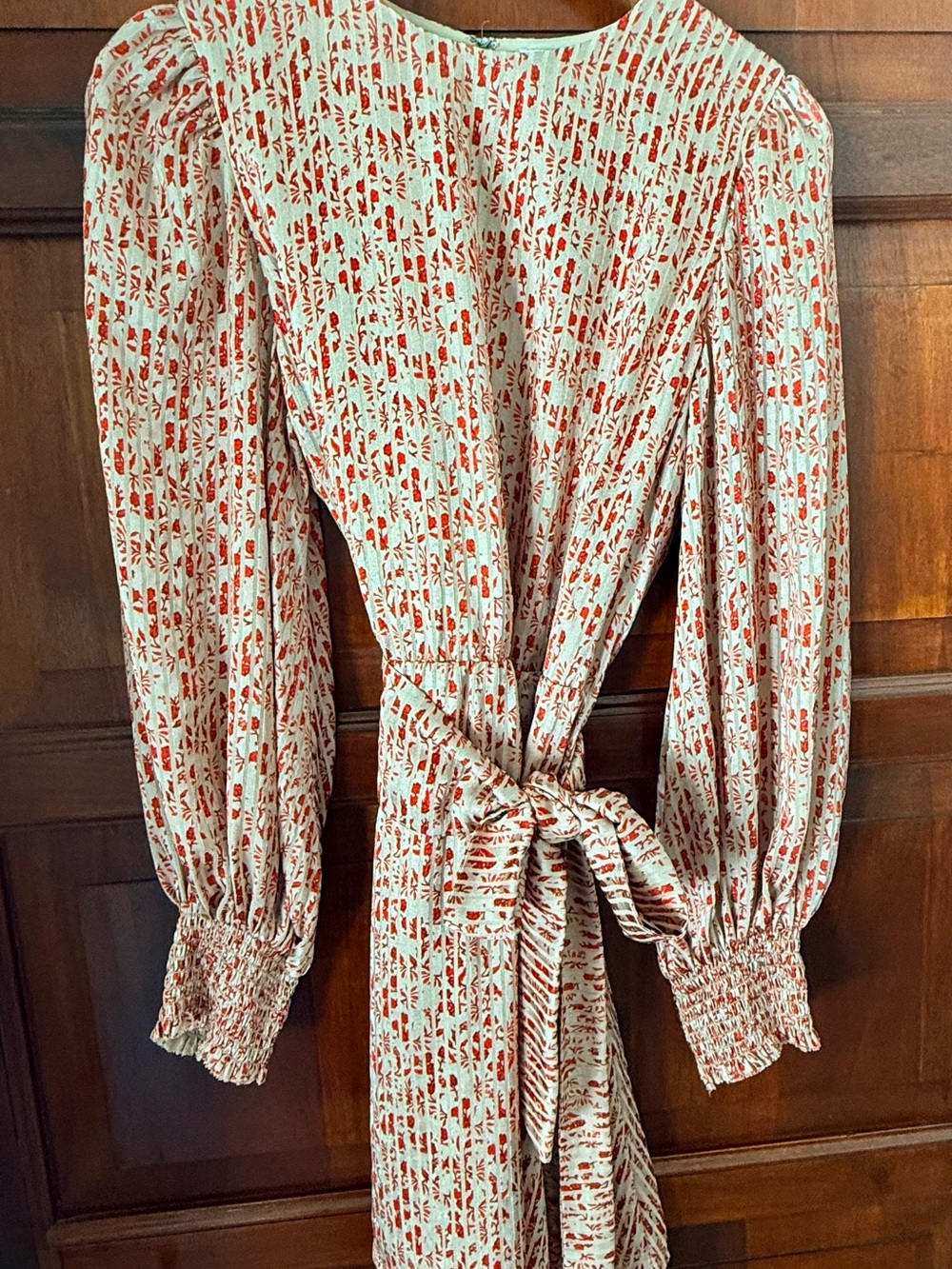 Alice + Olivia Cream and Red Floral Long-Sleeve Midi Dress SIZE 10